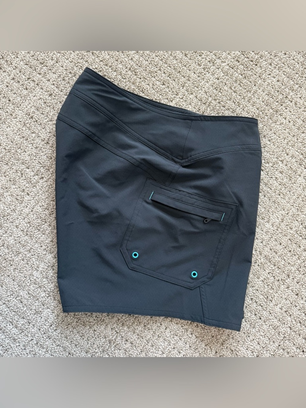 Athleta Women’s Clearwater Board Shorts Size 8 - Picture 3 of 7